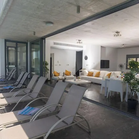El34 * Protaras